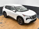 Thumbnail of 2025 Everest White Pearl Nissan Rogue