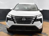 Thumbnail of 2025 Everest White Pearl Nissan Rogue