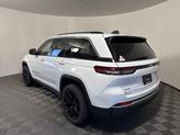 Thumbnail of 2022 Bright White Clearcoat Jeep Grand Cherokee