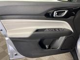 Thumbnail of 2025 Silver Zynith Metallic Clear-Coat Exterior Paint Jeep Compass