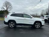 Thumbnail of 2019 Bright White Clearcoat Jeep Cherokee