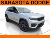 Photo of 2022 Silver Zynith Jeep Grand Cherokee