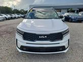 Thumbnail of 2022 Glacial White Pearl Kia Sorento