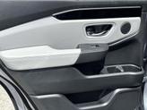 Thumbnail of 2025 Lunar Silver Metallic Honda Pilot