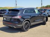 Thumbnail of 2022 Infinite Black Metallic Clearcoat Lincoln Nautilus