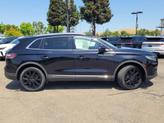 Thumbnail of 2022 Infinite Black Metallic Clearcoat Lincoln Nautilus