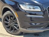 Thumbnail of 2022 Infinite Black Metallic Clearcoat Lincoln Nautilus