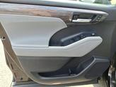 Thumbnail of 2021 Opulent Amber Toyota Highlander Hybrid