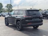 Thumbnail of 2025 Diamond Black Crystal Pearl-Coat Exterior Paint Jeep Grand Cherokee