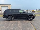 Thumbnail of 2025 Diamond Black Crystal Pearl-Coat Exterior Paint Jeep Grand Cherokee