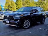 Photo of 2021 Midnight Black Metallic Toyota Highlander Hybrid