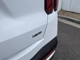 Thumbnail of 2024 Glacial White Pearl Kia Sorento