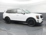 Photo of 2022 Glacial White Pearl Kia Telluride