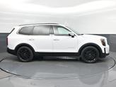 Thumbnail of 2022 Glacial White Pearl Kia Telluride