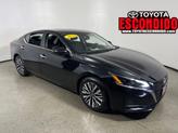 Photo of 2023 Super Black Clearcoat Nissan Altima