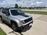 Thumbnail of 2019 Glacier Metallic Clearcoat Jeep Renegade