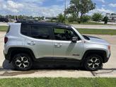 Thumbnail of 2019 Glacier Metallic Clearcoat Jeep Renegade
