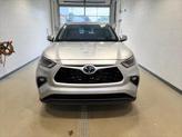 Thumbnail of 2022 Celestial Silver Metallic Toyota Highlander Hybrid