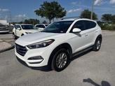 Photo of 2017 Dazzling White Hyundai TUCSON