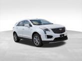 Photo of 2022 Crystal White Tricoat Cadillac XT5