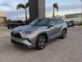 Thumbnail of 2021 Moon Dust Toyota Highlander