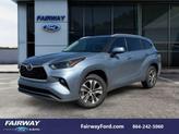 Photo of 2022 Moon Dust Toyota Highlander