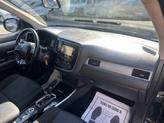 Thumbnail of 2017 Labrador Black Pearl Mitsubishi Outlander