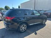 Thumbnail of 2017 Labrador Black Pearl Mitsubishi Outlander