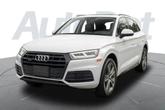 Thumbnail of 2019 Glacier White Metallic Audi Q5
