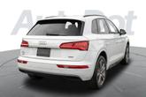 Thumbnail of 2019 Glacier White Metallic Audi Q5