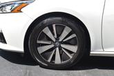 Thumbnail of 2020 Pearl White Tricoat Nissan Altima