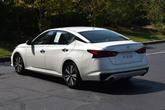 Thumbnail of 2020 Pearl White Tricoat Nissan Altima