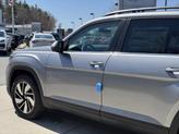 Thumbnail of 2025 Silver Mist Metallic Volkswagen Atlas