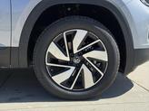 Thumbnail of 2025 Silver Mist Metallic Volkswagen Atlas