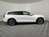 Thumbnail of 2022 Crystal White Metallic Volvo V60 Cross Country
