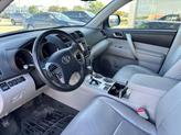 Thumbnail of 2013 Magnetic Gray Metallic Toyota Highlander