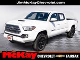 Photo of 2017 Super White Toyota Tacoma