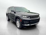 Photo of 2022 Diamond Black Crystal Pearlcoat Jeep Grand Cherokee L