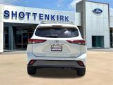 Thumbnail of 2020 Blizzard Pearl Toyota Highlander
