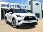 Photo of 2020 Blizzard Pearl Toyota Highlander
