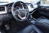 Thumbnail of 2014 Blizzard Pearl Toyota Highlander