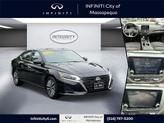 Photo of 2024 Black Nissan Altima