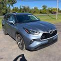 Photo of 2022 Moon Dust Toyota Highlander