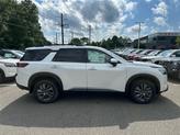 Thumbnail of 2025 Everest White P Nissan Pathfinder