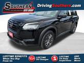 Photo of 2022 Super Black Nissan Pathfinder