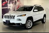 Photo of 2017 Bright White Clearcoat Jeep Cherokee