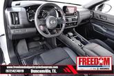 Thumbnail of 2024 Pearl White Tricoat/Super Black Nissan Pathfinder