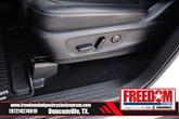 Thumbnail of 2024 Pearl White Tricoat/Super Black Nissan Pathfinder