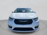 Thumbnail of 2022 Bright White Clearcoat Chrysler Pacifica