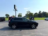 Thumbnail of 2019 Diamond Black Crystal Pearlcoat Jeep Cherokee